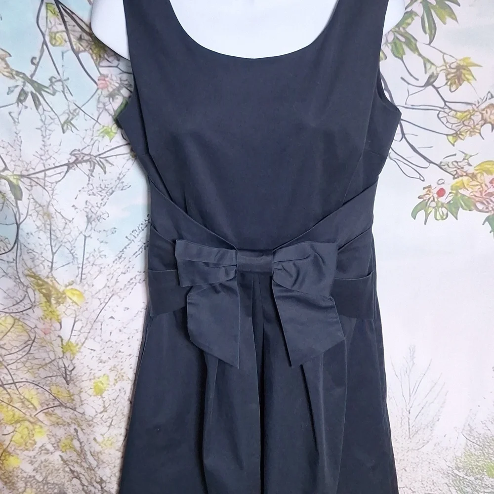 Kate Spade size 6 classic black sleeveless dress, with bow